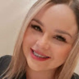 Meet your Posher, Yesenia